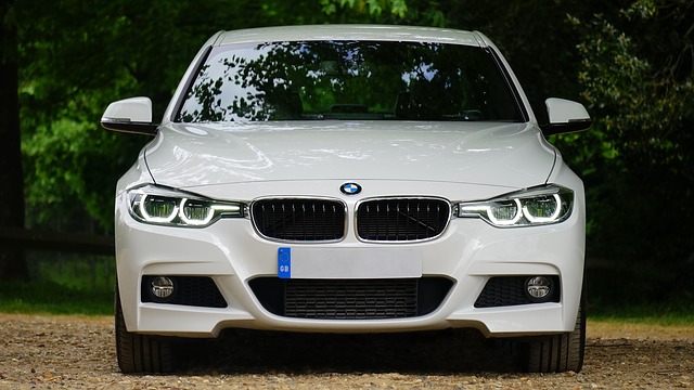 bílé bmw